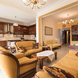 Nesting Ramblers Skg #1 Apartment